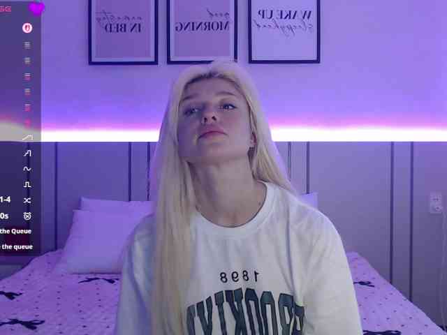 BlondyLi webcam