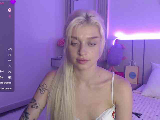 BlondyLi webcam