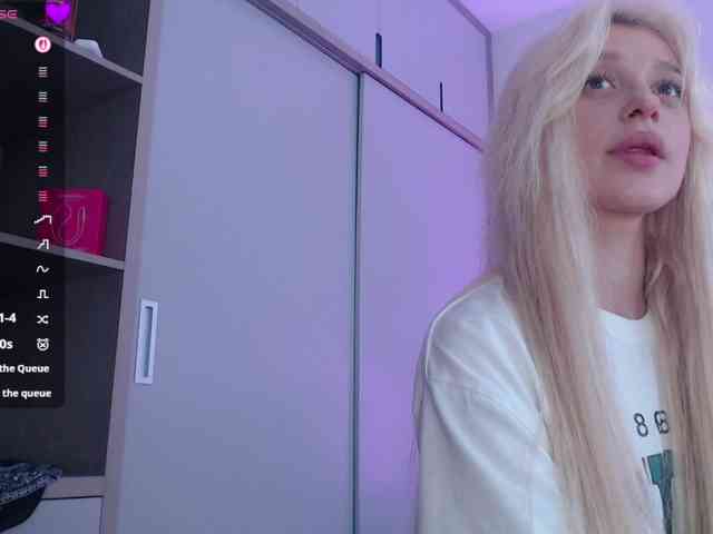 BlondyLi webcam