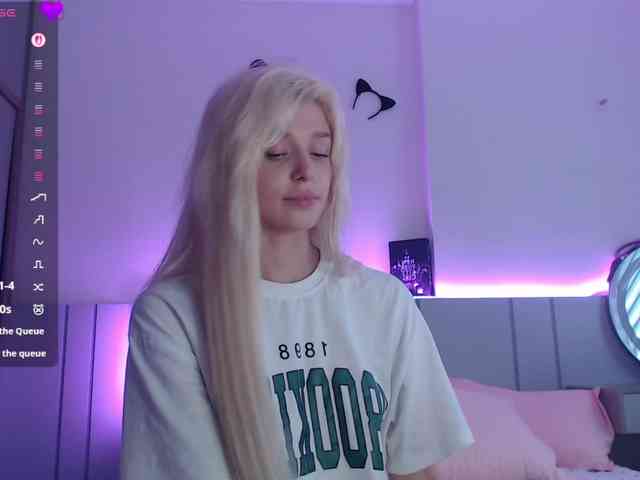 BlondyLi webcam