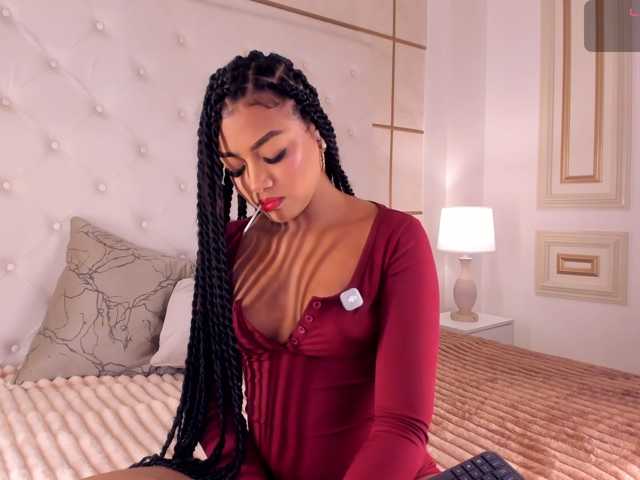 dionneventuri live cam on BongaCams