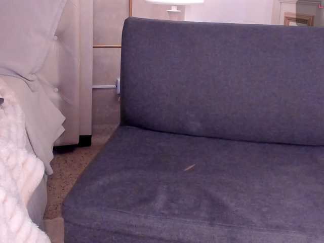 dionneventuri, live now on BongaCams