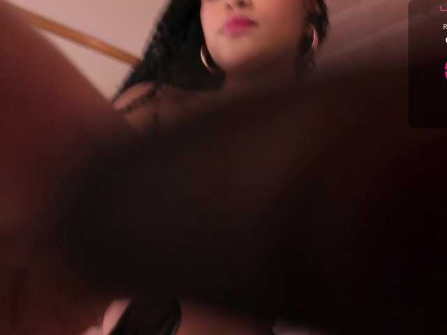 dionneventuri live cam on BongaCams