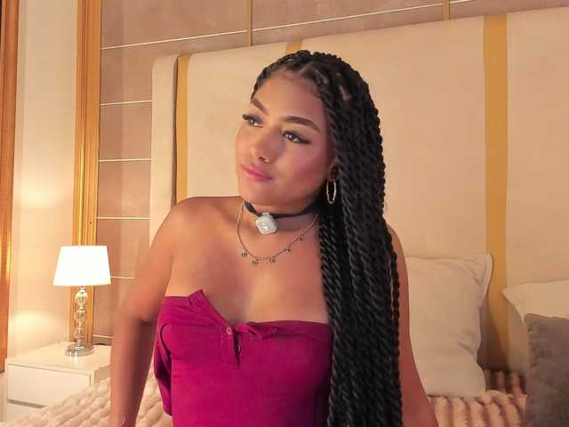 dionneventuri live cam on BongaCams