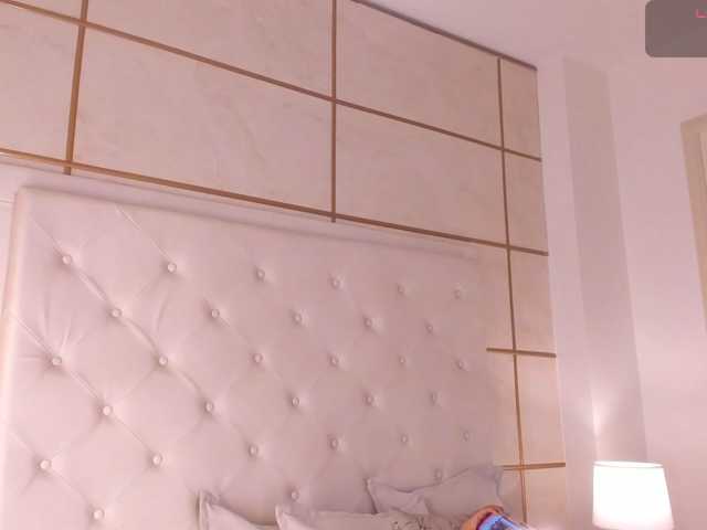dionneventuri live cam on BongaCams