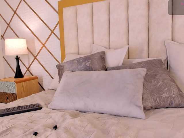 dionneventuri live cam on BongaCams