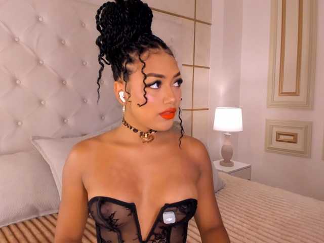 dionneventuri live cam on BongaCams
