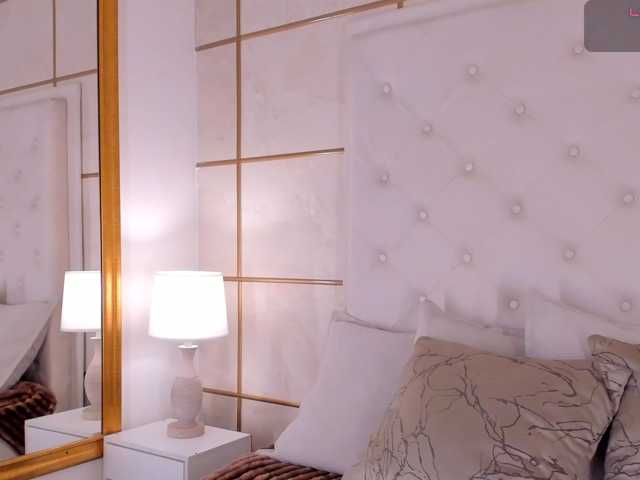 dionneventuri live cam on BongaCams