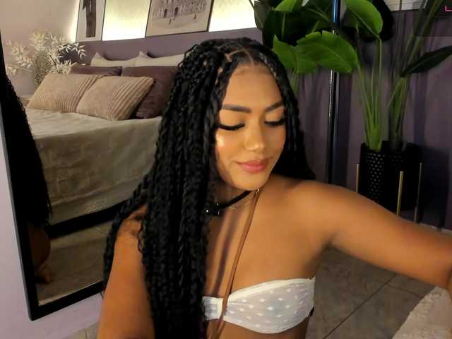 dionneventuri live cam on BongaCams