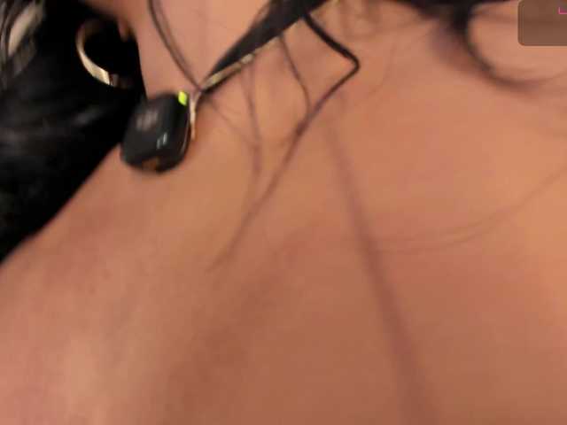 dionneventuri live cam on BongaCams