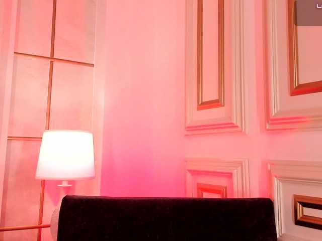 dionneventuri live cam on BongaCams