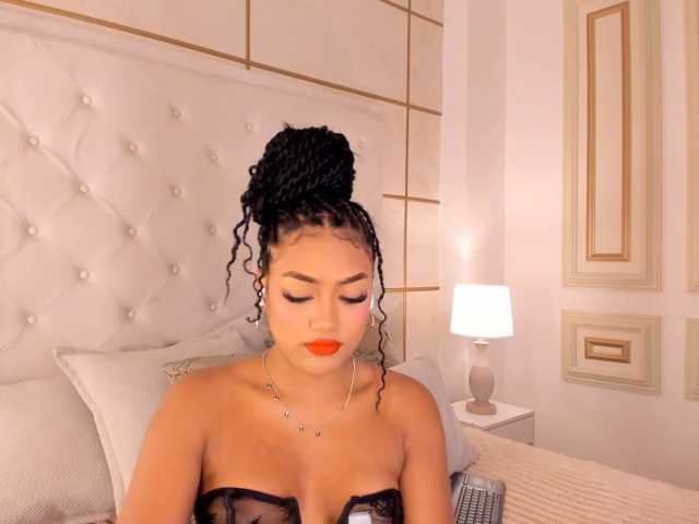 dionneventuri live cam on BongaCams