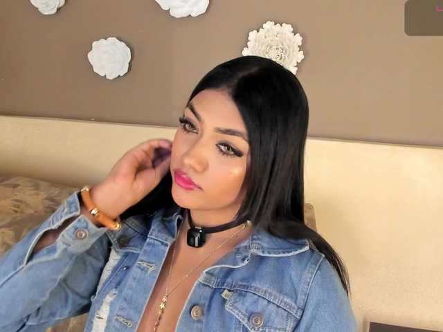 dionneventuri live cam on BongaCams