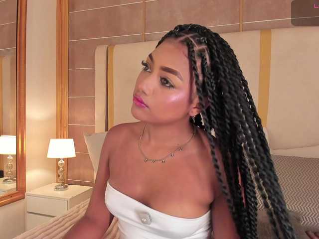 dionneventuri live cam on BongaCams