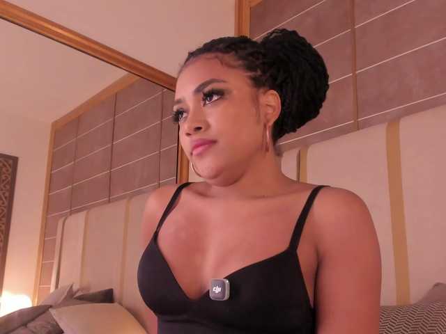 dionneventuri live cam on BongaCams