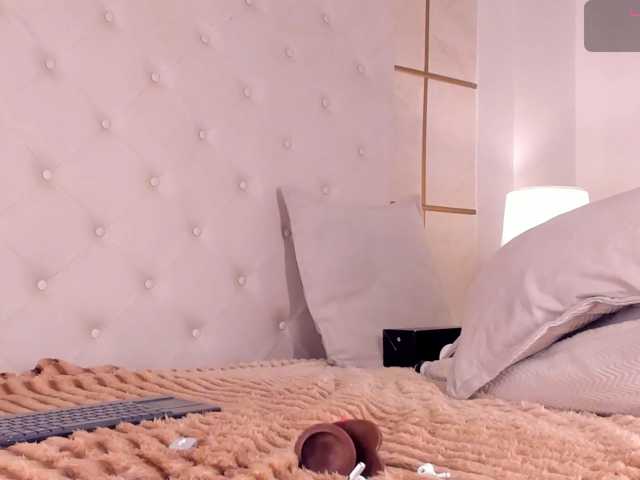 dionneventuri live cam on BongaCams