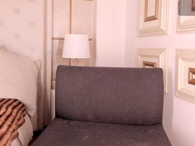 dionneventuri live cam on BongaCams