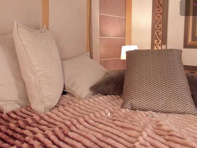 dionneventuri live cam on BongaCams