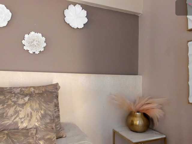 dionneventuri live cam on BongaCams