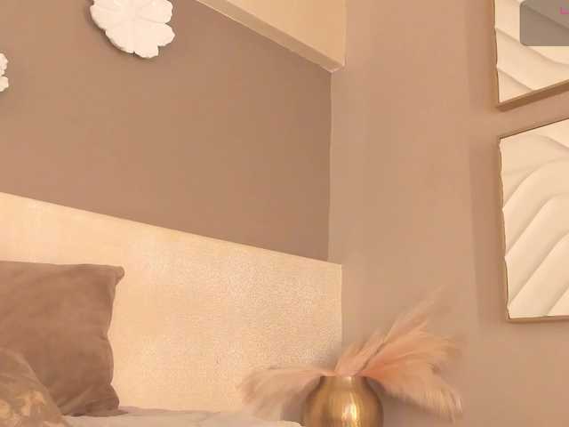 dionneventuri live cam on BongaCams