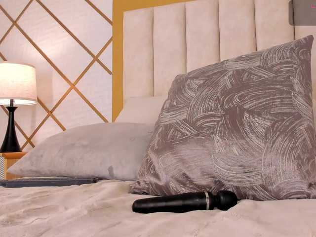 dionneventuri live cam on BongaCams