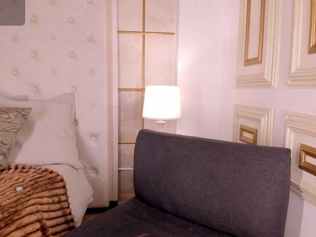 dionneventuri live cam on BongaCams