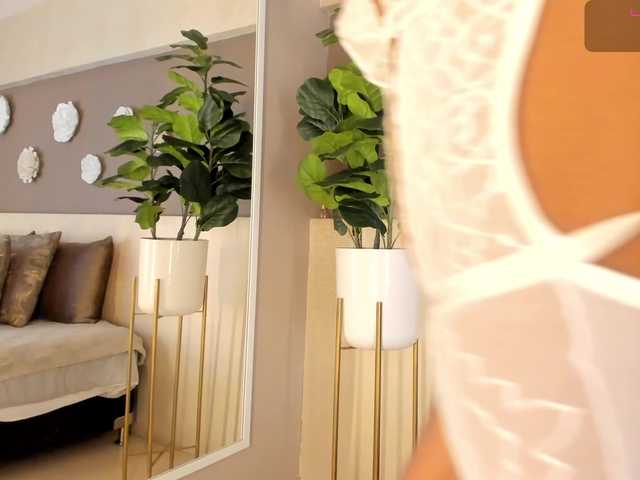 dionneventuri live cam on BongaCams