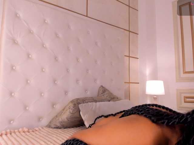 dionneventuri live cam on BongaCams