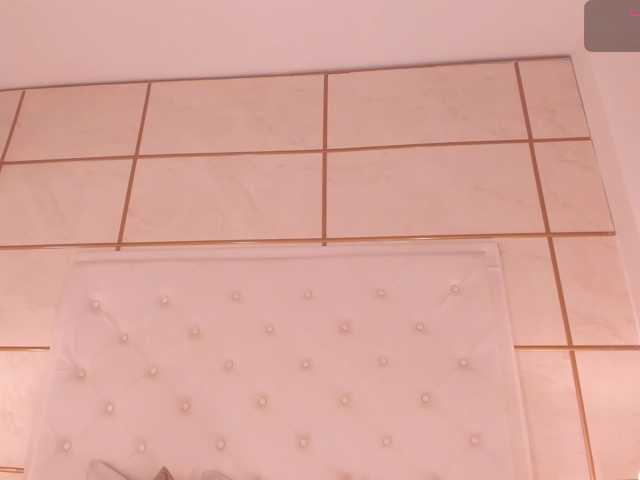 dionneventuri live cam on BongaCams