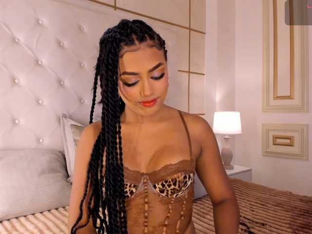 dionneventuri live cam on BongaCams