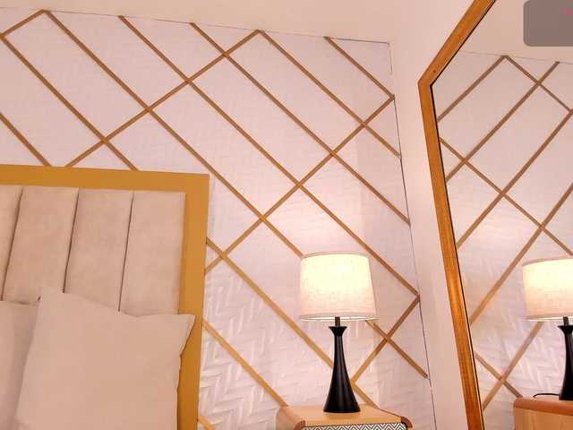 dionneventuri live cam on BongaCams