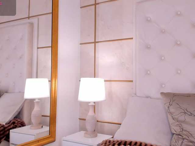 dionneventuri live cam on BongaCams
