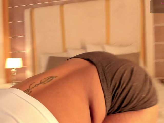dionneventuri live cam on BongaCams
