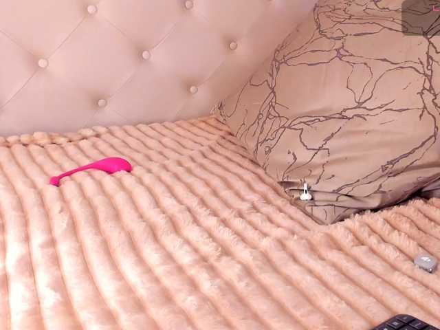 dionneventuri live cam on BongaCams