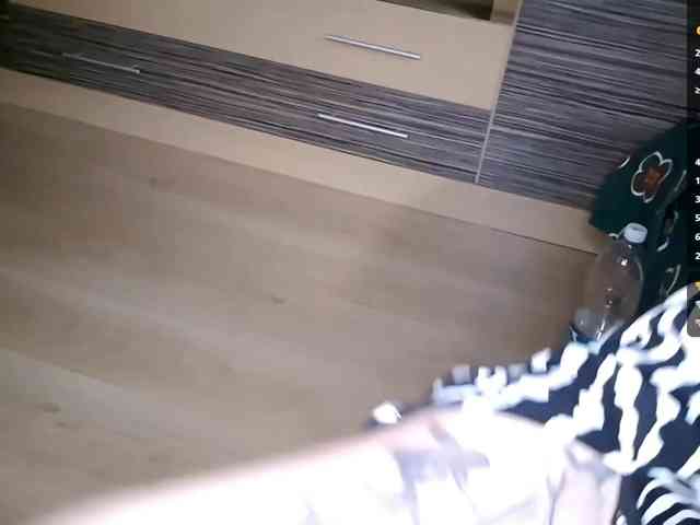 RhonaTocci webcam