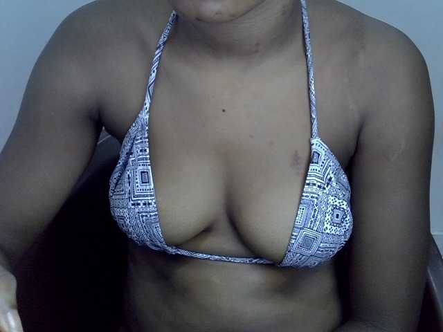 Sexyxpeach live cam on BongaCams