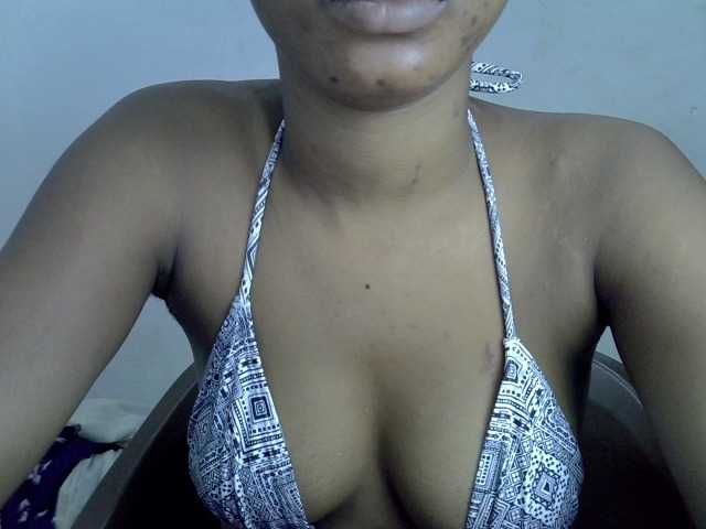 Sexyxpeach live cam on BongaCams