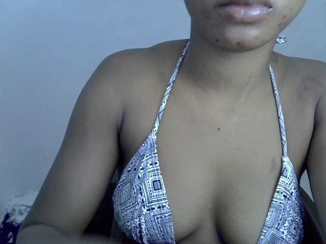 Sexyxpeach live cam on BongaCams