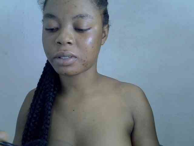 Model: Sexyxpeach