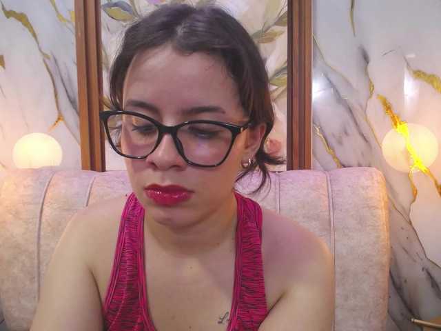 gagingmolly live cam on BongaCams