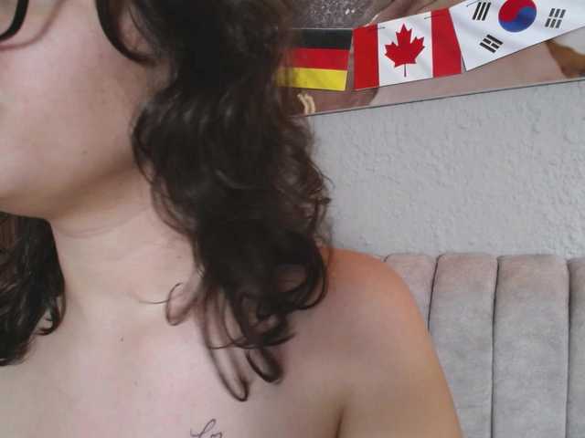 gagingmolly live cam on BongaCams