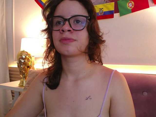 gagingmolly live cam on BongaCams