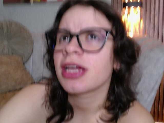 gagingmolly cam belle