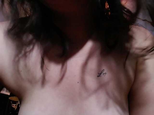 gagingmolly live cam on BongaCams