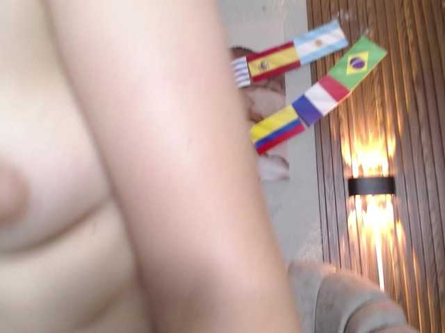 gagingmolly live cam on BongaCams