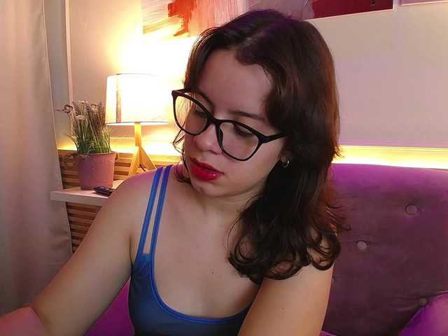 gagingmolly live cam on BongaCams