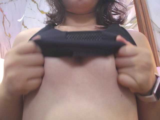 gagingmolly live cam on BongaCams