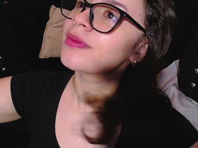 gagingmolly live cam on BongaCams