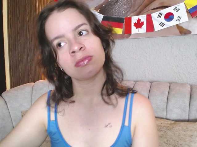 gagingmolly live cam on BongaCams