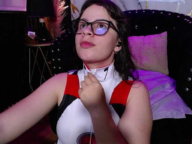 gagingmolly live cam on BongaCams